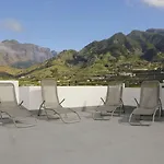 Eden Hotel *