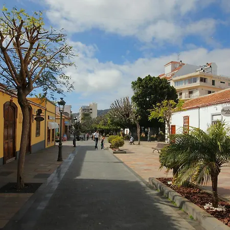Eden Hotel *