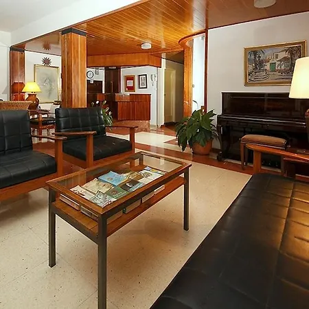 Eden Hotel *